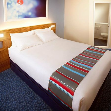 Travelodge Llanelli Cross Hands Extérieur photo